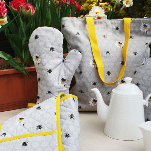 Bee Happy Gauntlet - Alternate